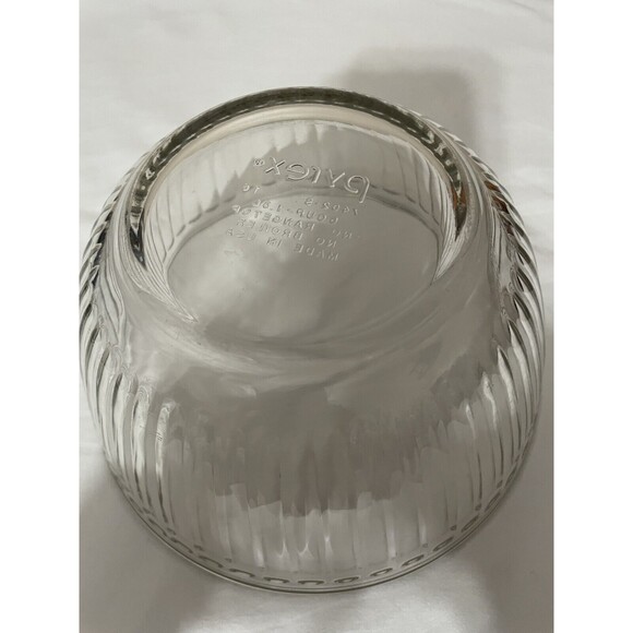 Pyrex 7402 Glass 6 cup Mixing Bowl - Clear - Picture 7 of 9
